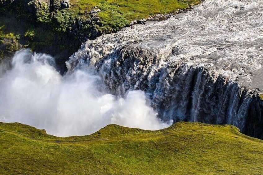 Premium Combo Day Tour Lake Myvatn and Dettifoss