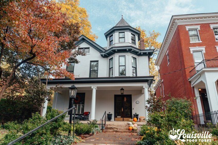 Historic Walking Tour of Victorian Louisville with Food & Bourbon 4