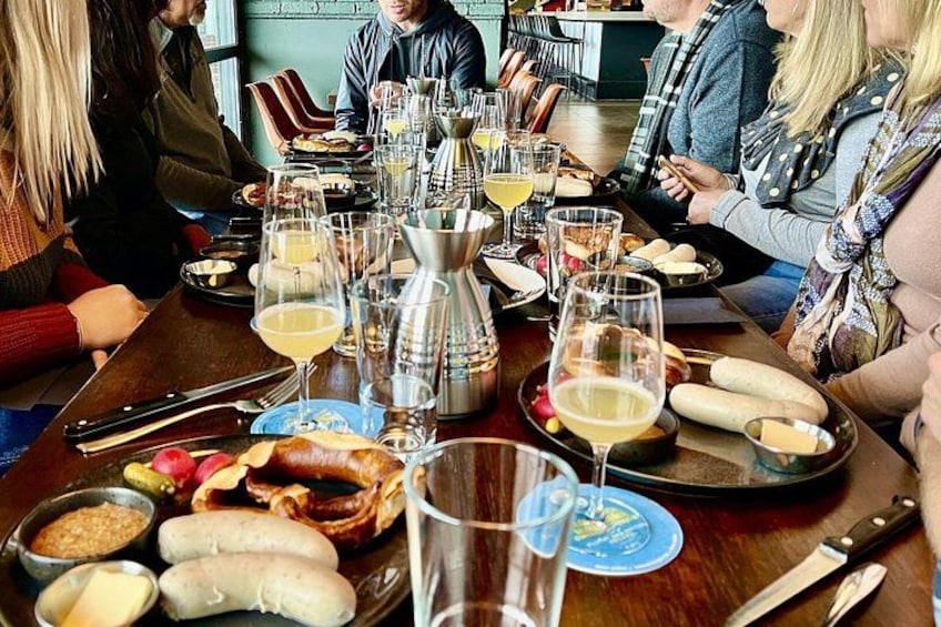 Berlin Craft Beer & Cultural Tour With Snack 3