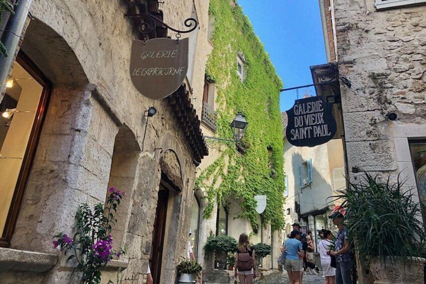 Provence Countryside and its Medieval Villages Private Tour 2