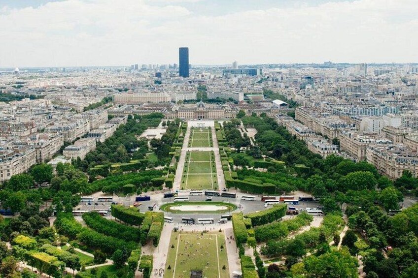 Eiffel Tower Access Tour to 2nd Floor with Summit Option by Lift 2