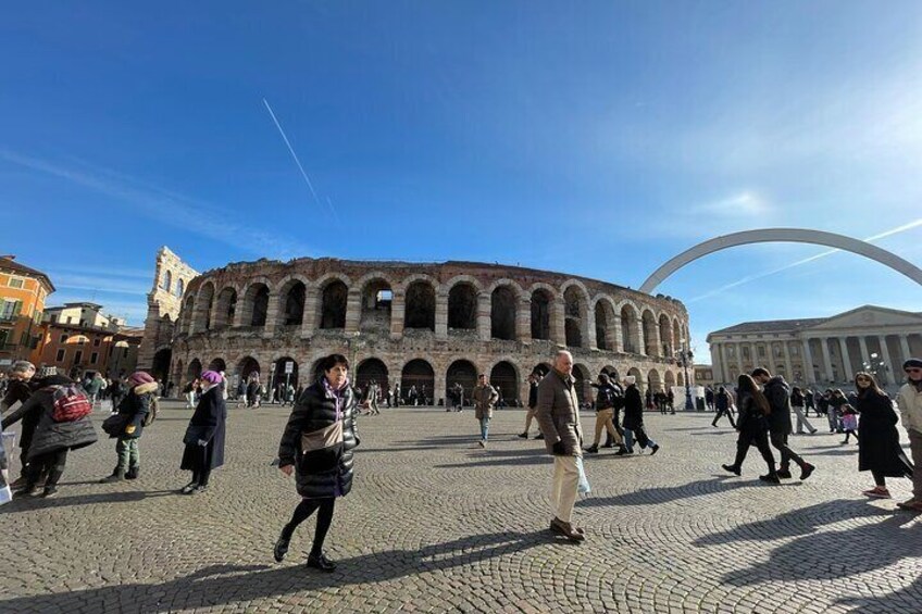 Verona: City Walking Tour with Cable Car Ride & Wine Aperitif 1