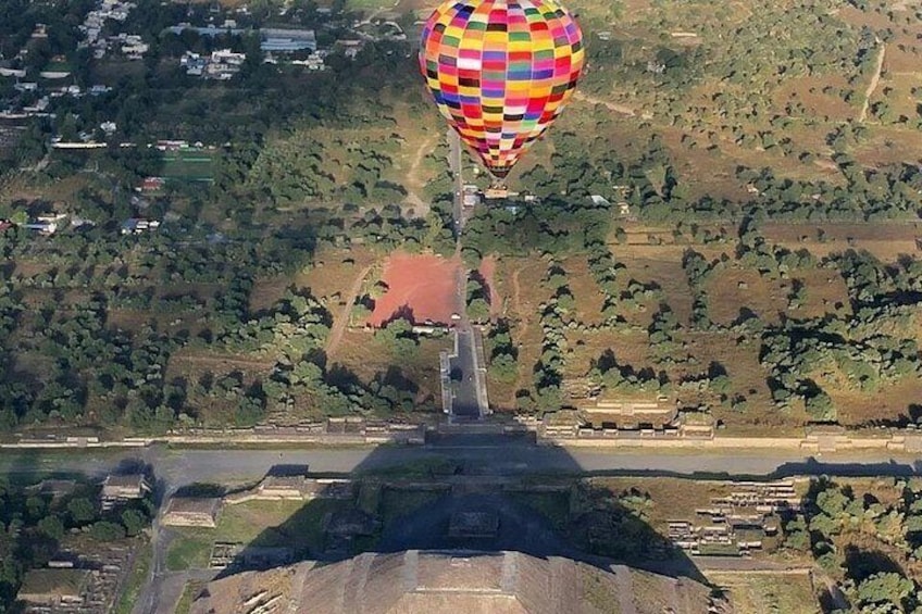 Sunrise HotAir Balloon Adventure Over Teotihuacan's Pyramids 4