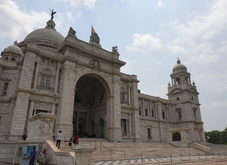 Picture 3 for Activity Kolkata Photo Journey: Streets, Markets & Memorial 2