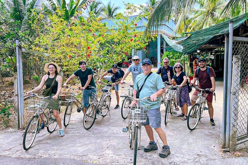 Cycling through the coconut groves of Ben Tre 2