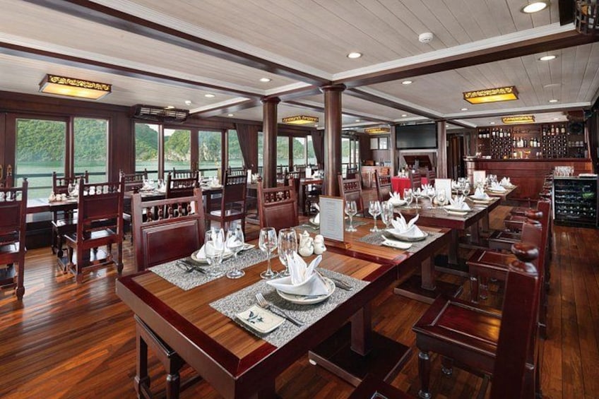 4* Le Journey Cruise - Restaurant 2