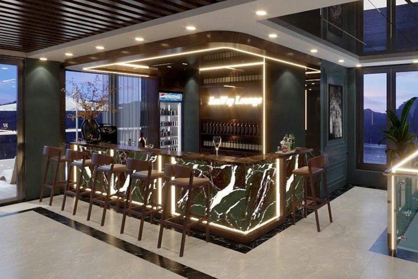Day Cruise - Bar 4