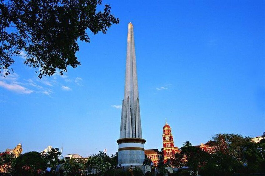 Adventure Half-day visit in Yangon including Shwedagon Pagoda