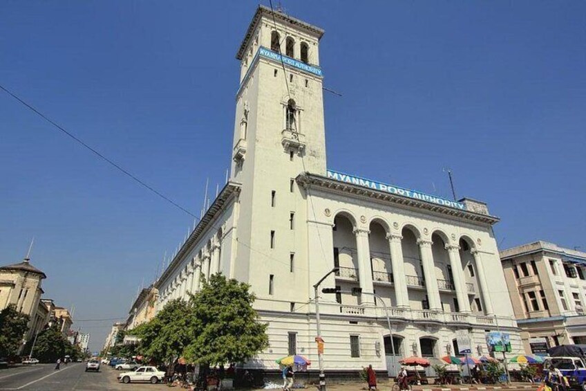 Adventure Half-day visit in Yangon including Shwedagon Pagoda