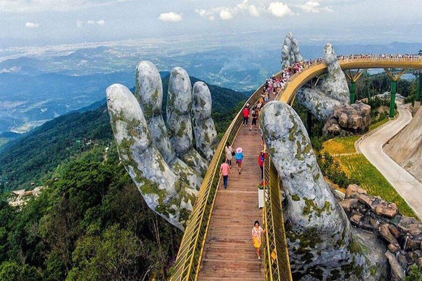 Full Day Da Nang Golden Bridge & Ba Na Hills Small Group (12paxs) 3