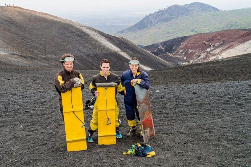 Private Surf in Fire Volcano Sand Boarding at Cerro Negro in León 3
