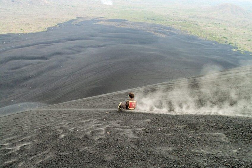 Private Surf in Fire Volcano Sand Boarding at Cerro Negro in León 5
