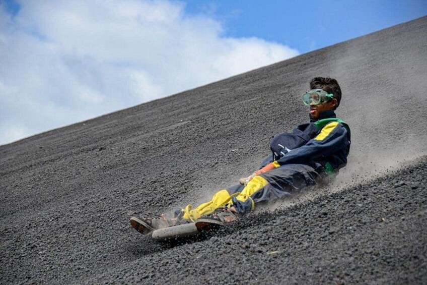 Private Surf in Fire Volcano Sand Boarding at Cerro Negro in León 1