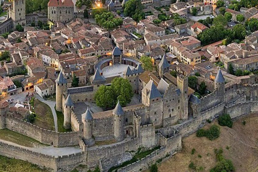 Carcassonne 's Medieval Walls: A Self-Guided Audio Tour 4