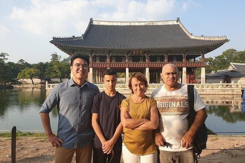 Seoul Private Custom Walking Tour with A Guide (Private Tour) 2