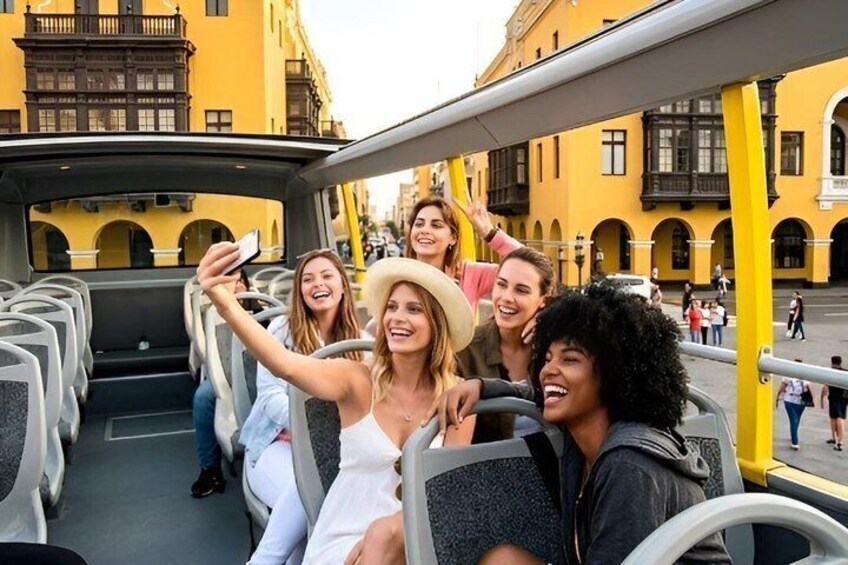 City Tour Panoramic Bus Departure from Larcomar 4