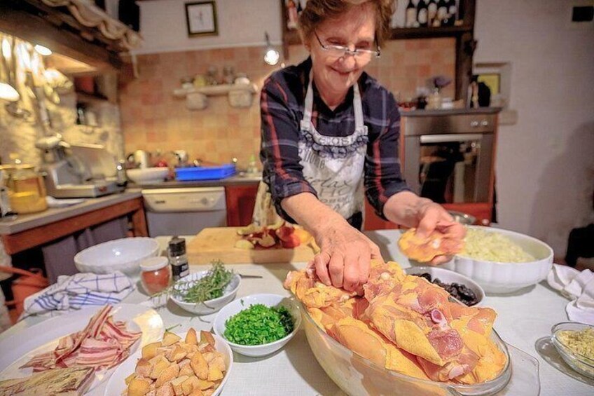 Traditional cooking class 4
