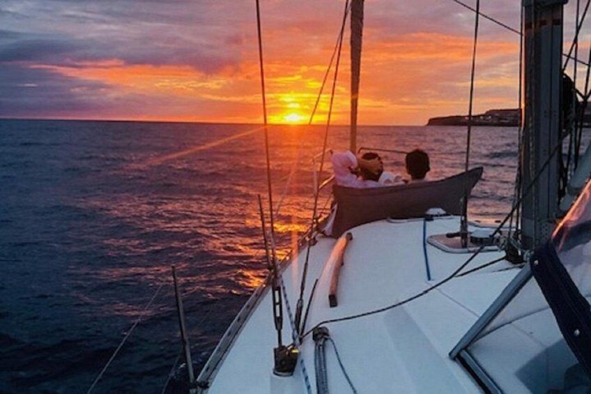 2.5h Sunset Navigation with Azorean appetizers and Wine 2