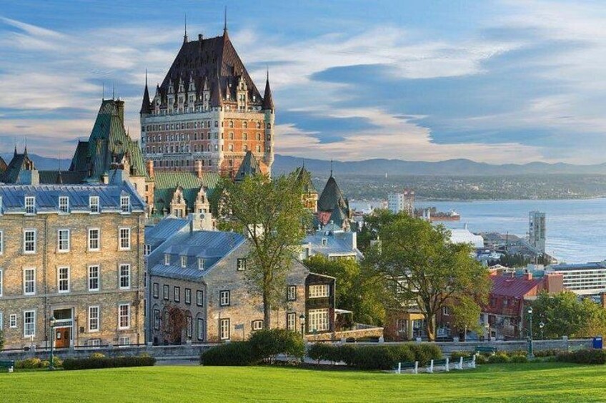 Quebec City : Custom Walking Tour with a Guide ( Private Tour ) 3
