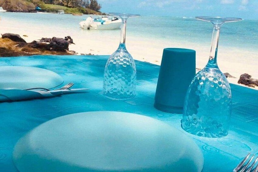 Mauritius : 5 islands Speed Boat Trip with BBQ and drinks 4