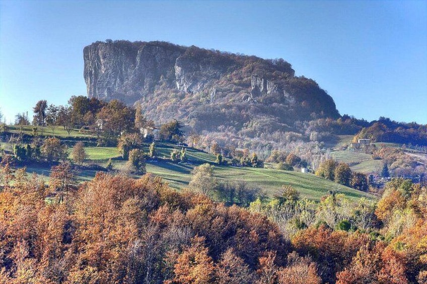 Pietra di Bismantova Hike and Scenic Spot 2
