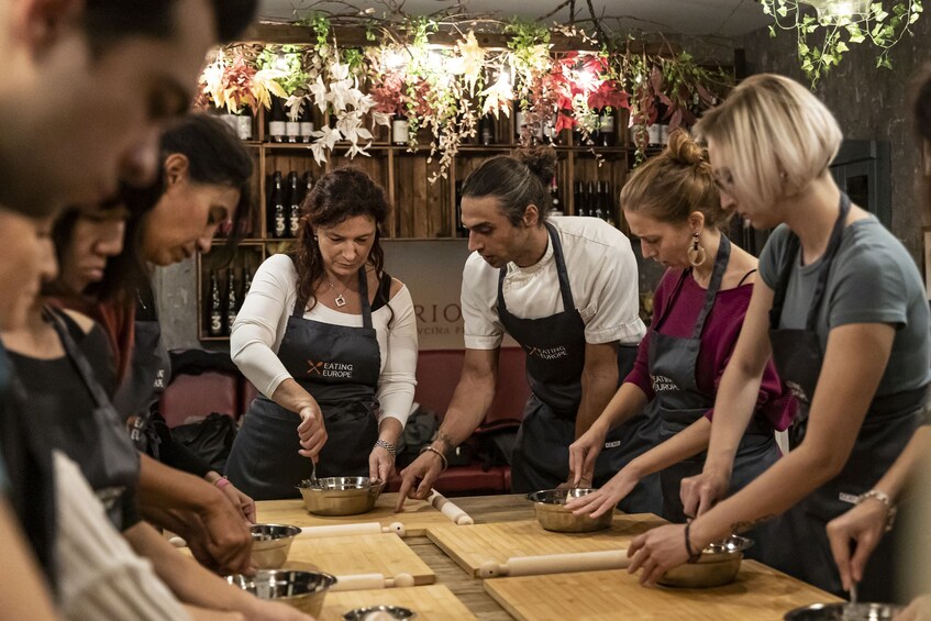 Rome Trastevere Food Tour with Pasta Making Class