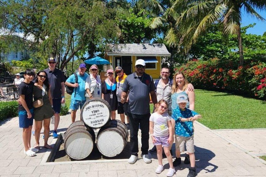 Nassau's Half Day Bus City Tour: Guided Tour with Free Samples 4