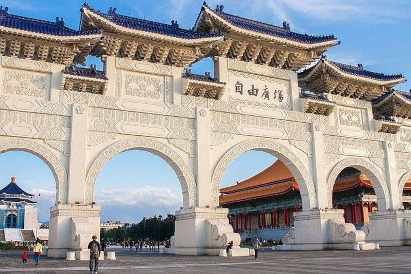 Private Custom Tour with a Local Guide in Taipei 5