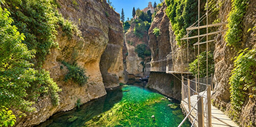 Picture 2 for Activity From Málaga:Ronda & Setenil with little train + wine & tapas 4