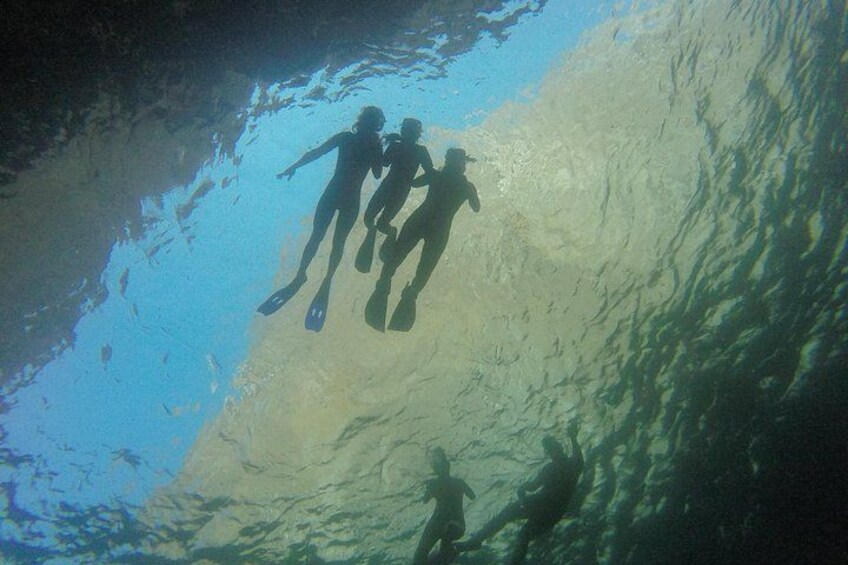 Full-day Adventure Tour at Kicker Rock (León Dormido) 4