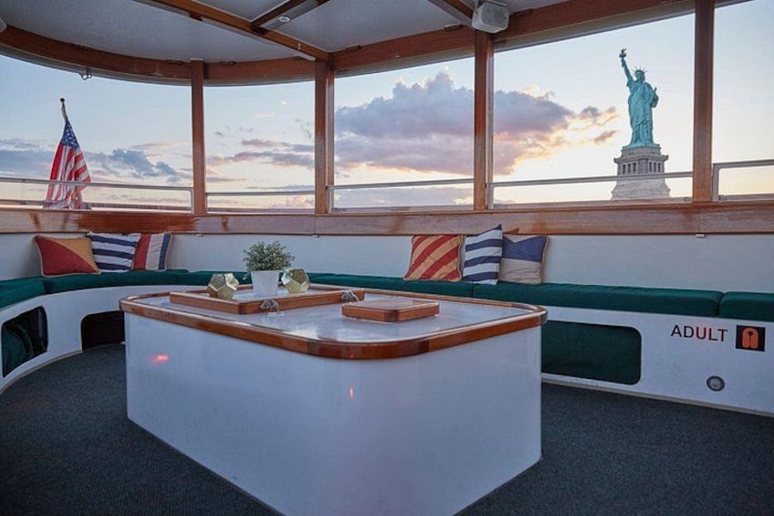 New York City Sunset Cocktail Cruise on Small Yacht 2