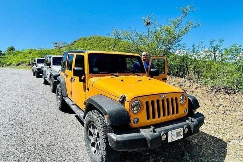 Guided Jeep Tour Exploring French and Dutch St Maarten 2