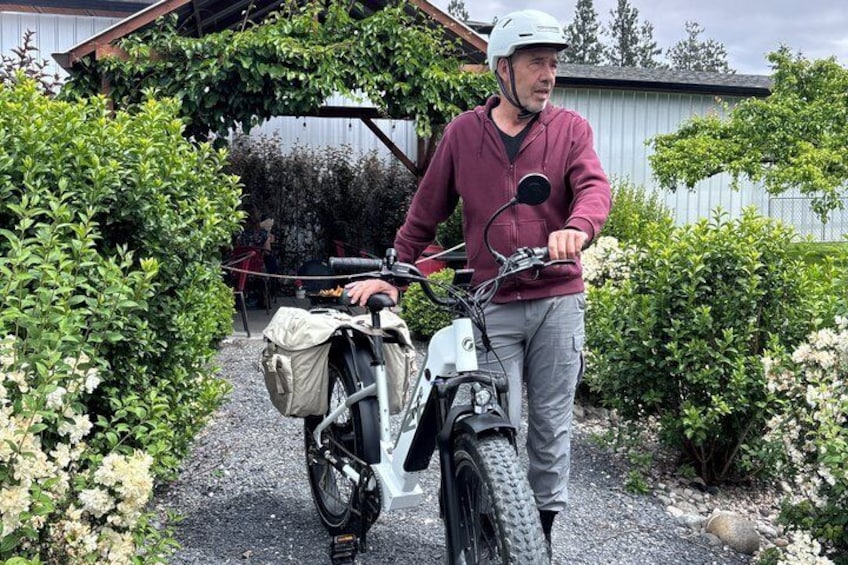 Kelowna E-Bike Bee Tour, Tastings, Organic Lunch & Audio Guide 2