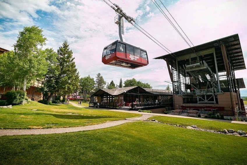 Tram departs from Teton Village 2