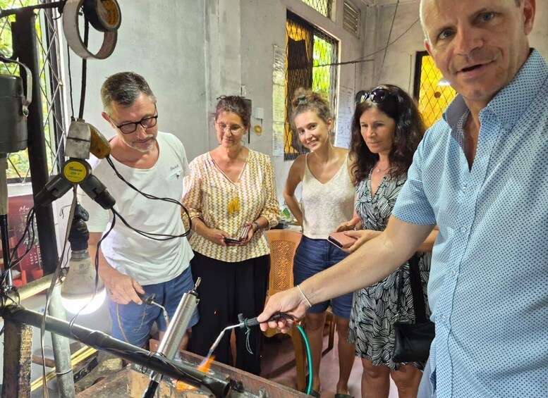 Picture 49 for Activity Galle Traditional Gems & Jewellery Workshop-Transfers & Meal 2