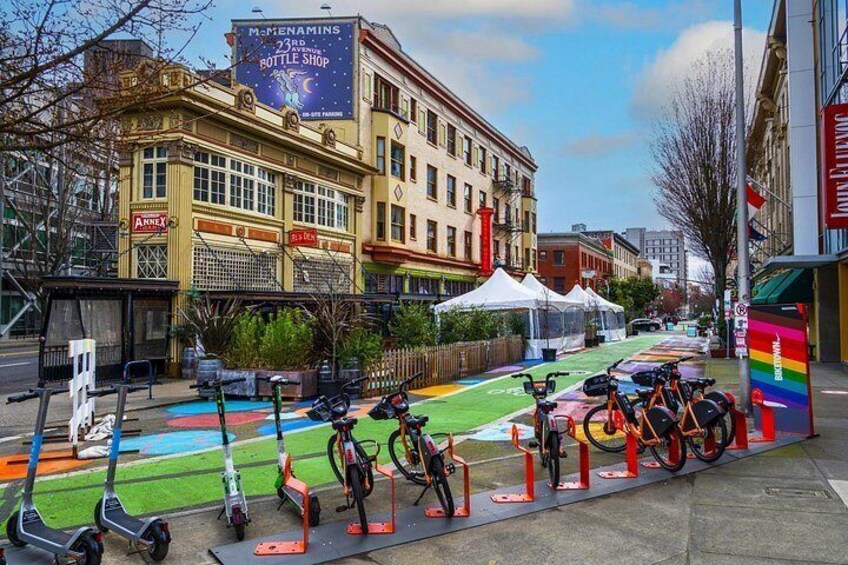 Come see the vibrant city! 4