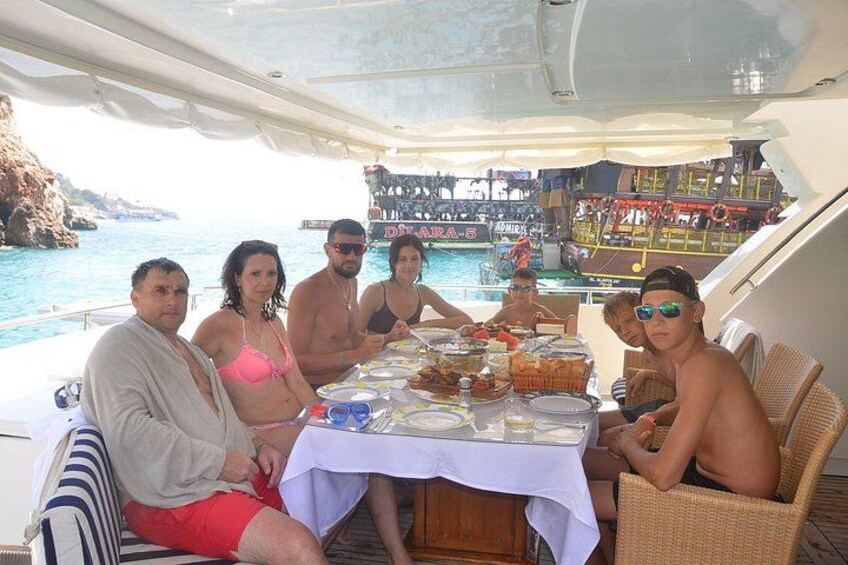 All-Inclusive Private Yatch Tour in Alanya 2