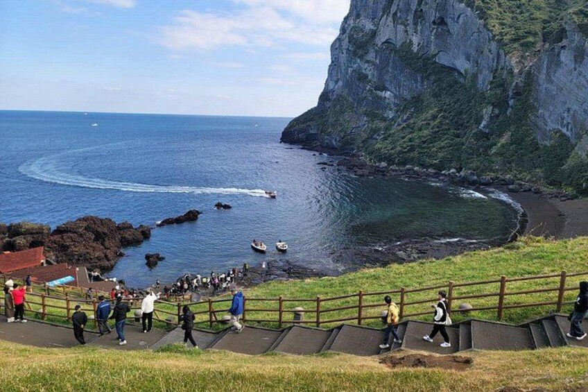 Small group Private Taxi Tour DAY experience in Jeju island 2