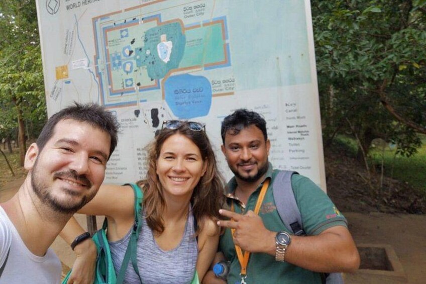 Private Sri Lanka Tour & Hike Experience to Ambuluwawa Tower 3