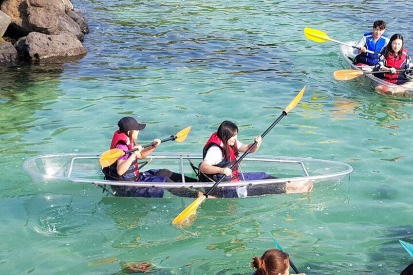Handam Beach is spread out along the coastline from Aewol-ri Village, which is at the northwestern edge of Jejudo Island, to Gwakji Gwamul Beach.
Jeju Special Self-Governing Province made this beach 3