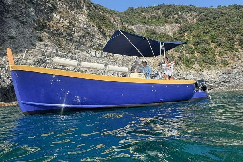 Cinque Terre Gozzo Tour: Sea, Relaxation and Local Flavors 1