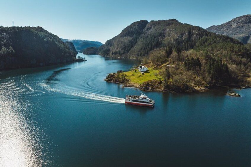 Guided day tour - Mostraumen Cruise, City Walk & Flöyen Funicular 5