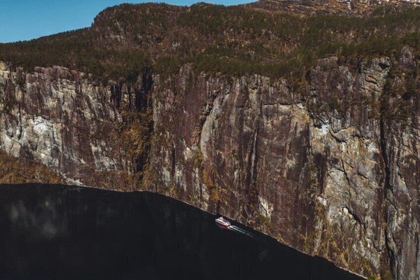 Guided day tour - Mostraumen Cruise, City Walk & Flöyen Funicular 3
