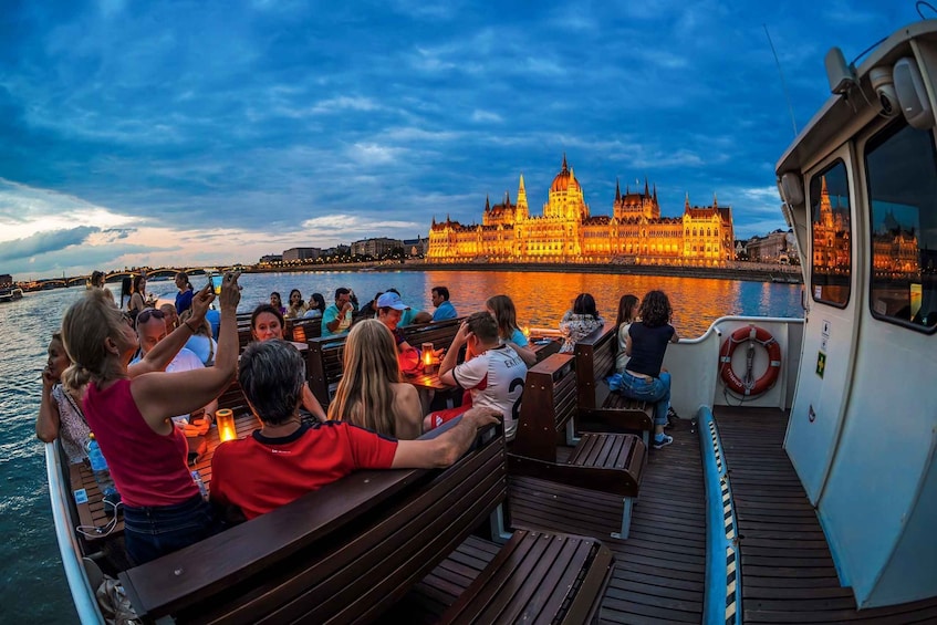 Picture 22 for Activity Budapest: Premium Sightseeing Cruise with Tokaj Frizzante 2