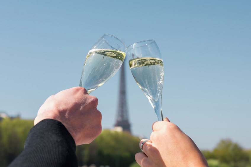 Bateaux Mouches® Sparkling Cruise on the Seine River 2