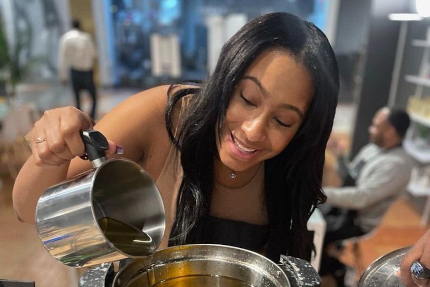 Chicago Candle Making Class On Magnificent Mile 4