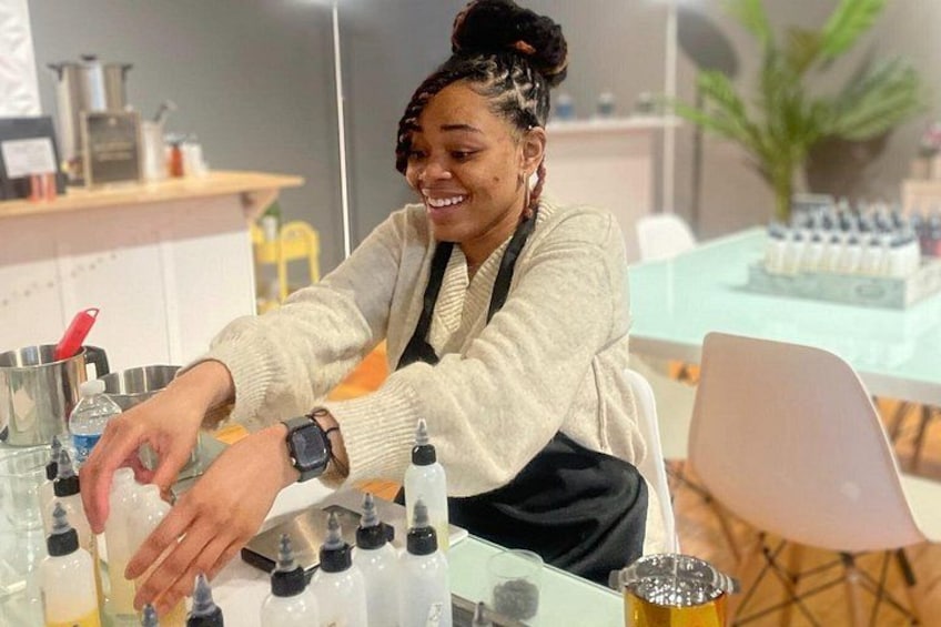 Chicago Candle Making Class On Magnificent Mile 2