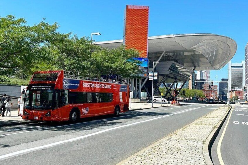 Boston sightseeing bus is in front of their departing center