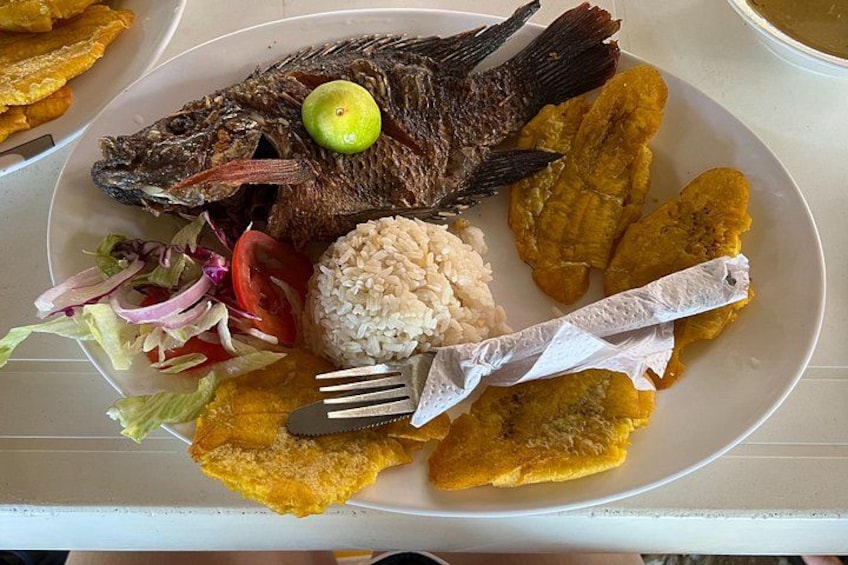 Cartagena Fishing & Crabbing • Unique Local Experience with Lunch 2