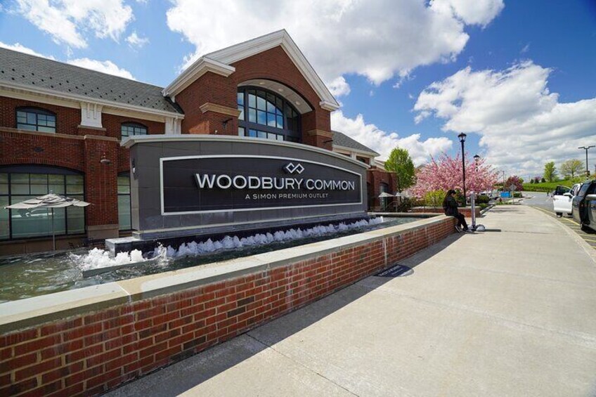 Woodbury Common Premium Outlets Shopping Tour from Midtown